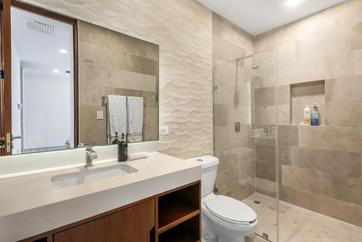 Newer Luxury 2Bd Close To Ocean Playa del Carmen Appartement